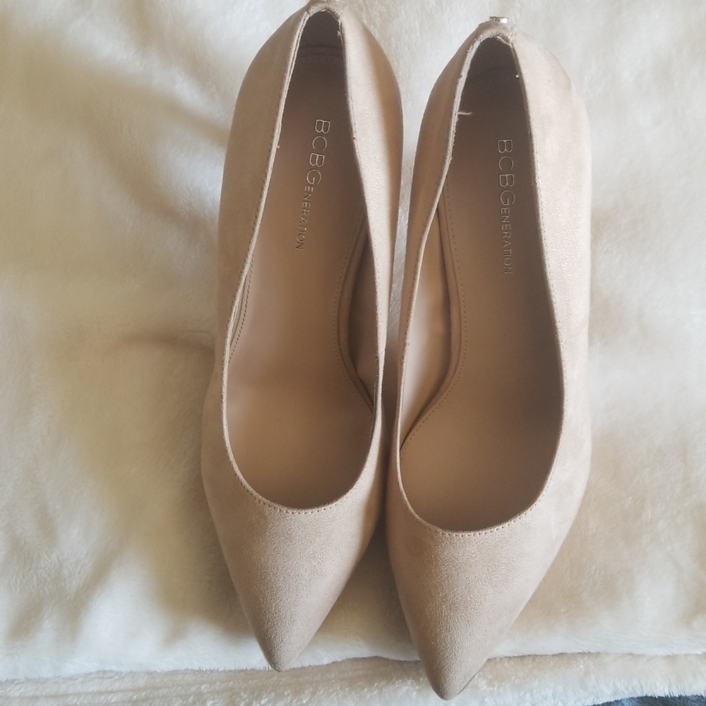 NWOT BCBG Heidi Platform Pumps
